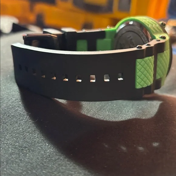 Invicta 0937 Subaqua Noma III – 50mm Swiss Quartz Chrono, Black & Green Dial
